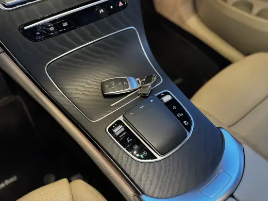 MERCEDES-BENZ-GLC 220d-2019