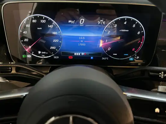 MERCEDES-BENZ-GLC 300-2024