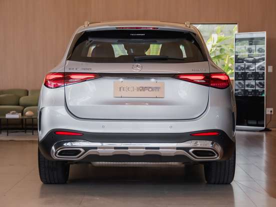 MERCEDES-BENZ-GLC 300-2025
