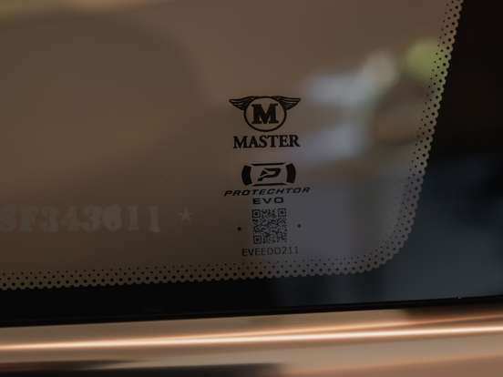 MERCEDES-BENZ-GLC 300-2025