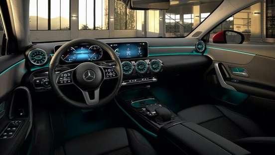 MERCEDES-BENZ-A 200-2021