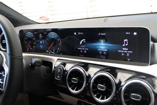 MERCEDES-BENZ-A 200-2021