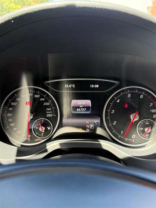 MERCEDES-BENZ-A 200-2016