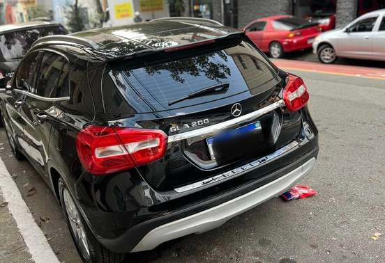 MERCEDES-BENZ-GLA 200-2015