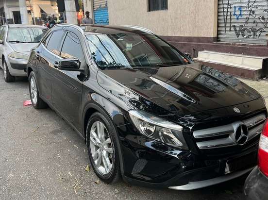 MERCEDES-BENZ-GLA 200-2015