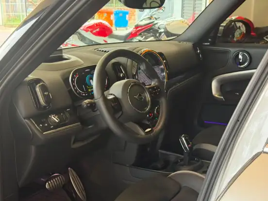 MINI-COUNTRYMAN-2023