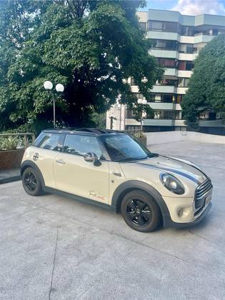 Mini Cooper 1.5 12V Turbo Gasolina 2P Automático