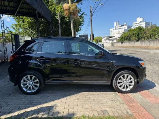 MITSUBISHI-ASX-2014