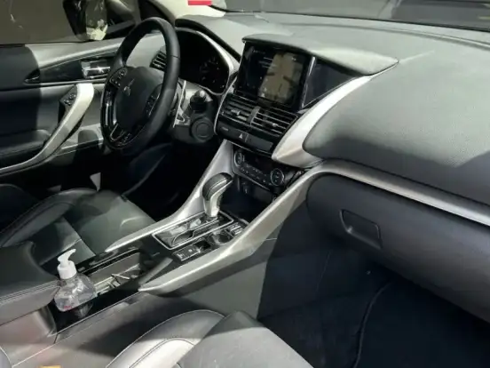 MITSUBISHI-ECLIPSE CROSS-1.5 MIVEC TURBO GASOLINA HPE-S CVT MITSUBISHI-ECLIPSE CROSS-2023