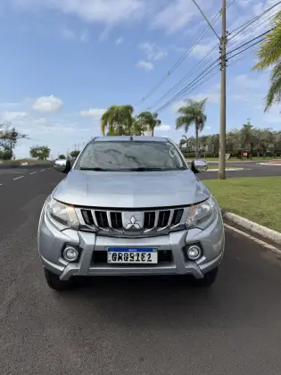 MITSUBISHI L200 TRITON 2.4 16V TURBO DIESEL SPORT HPE CD 4P 4X4 AUTOMÁTICO