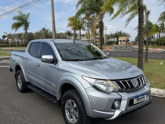 MITSUBISHI-L200 TRITON-2.4 16V TURBO DIESEL SPORT HPE CD 4P 4X4 AUTOMÁTICO MITSUBISHI-L200 TRITON-2019