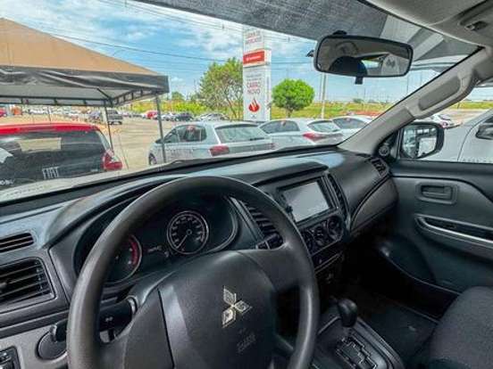 MITSUBISHI-L200 TRITON-2.4 16V TURBO DIESEL GL CD 4X4 MANUAL MITSUBISHI-L200 TRITON-2022