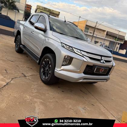 MITSUBISHI L200 TRITON 2.4 16V TURBO DIESEL SPORT HPE CD 4P 4X4 AUTOMÁTICO