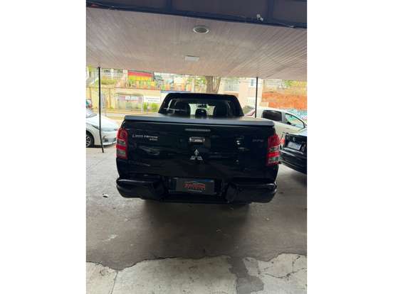 MITSUBISHI-L200 TRITON-2.4 16V TURBO DIESEL SPORT HPE TOP CD 4P 4X4 AUTOMÁTICO MITSUBISHI-L200 TRITON-2017