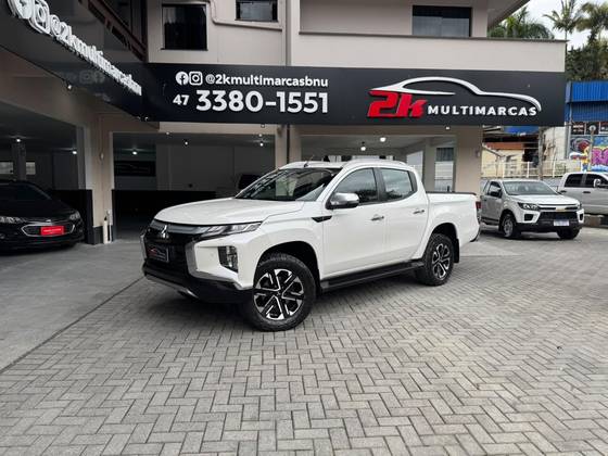 MITSUBISHI L200 TRITON 2.4 16V TURBO DIESEL SPORT HPE-S CD 4P 4X4 AUTOMÁTICO