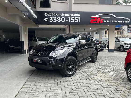 MITSUBISHI L200 TRITON 2.4 16V TURBO DIESEL SPORT HPE-S CD 4P 4X4 AUTOMÁTICO