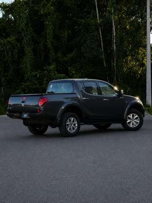 MITSUBISHI-L200 TRITON-2015