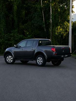 MITSUBISHI-L200 TRITON-2015