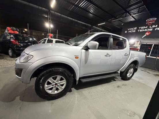MITSUBISHI-L200 TRITON-3.2 HPE 4X4 CD 16V TURBO INTERCOOLER DIESEL 4P AUTOMÁTICO MITSUBISHI-L200 TRITON-2009