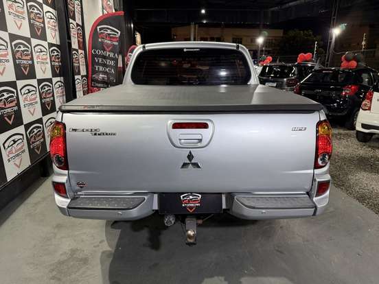 MITSUBISHI-L200 TRITON-3.2 HPE 4X4 CD 16V TURBO INTERCOOLER DIESEL 4P AUTOMÁTICO MITSUBISHI-L200 TRITON-2009