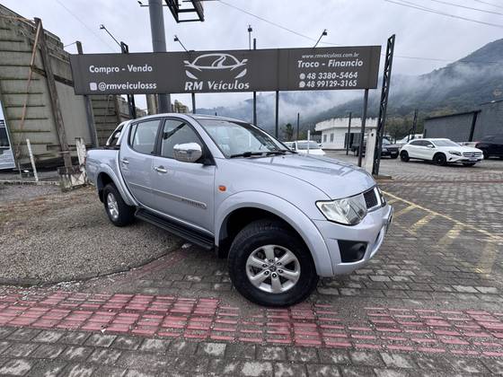 MITSUBISHI L200 TRITON 3.2 HPE 4X4 CD 16V TURBO INTERCOOLER DIESEL 4P AUTOMÁTICO