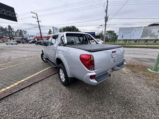MITSUBISHI-L200 TRITON-3.2 HPE 4X4 CD 16V TURBO INTERCOOLER DIESEL 4P AUTOMÁTICO MITSUBISHI-L200 TRITON-2011