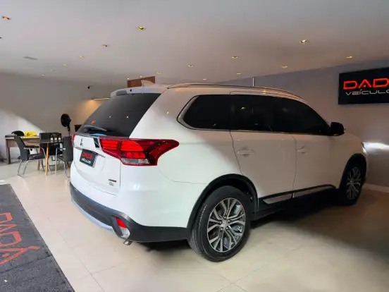 MITSUBISHI-OUTLANDER-2017