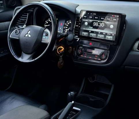 MITSUBISHI-OUTLANDER-2014