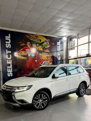 MITSUBISHI-OUTLANDER-2016