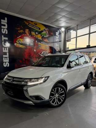 MITSUBISHI-OUTLANDER-2016