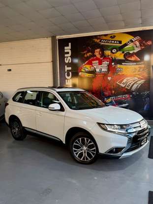 MITSUBISHI-OUTLANDER-2016