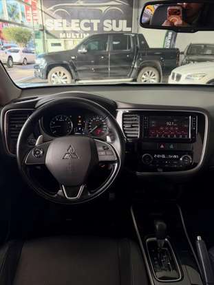 MITSUBISHI-OUTLANDER-2016