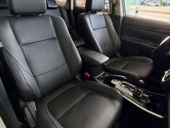 MITSUBISHI-OUTLANDER-2.0 16V GASOLINA 4P AUTOMÁTICO MITSUBISHI-OUTLANDER-2016