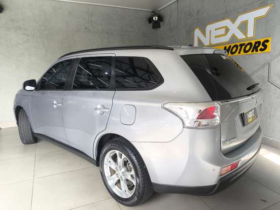 MITSUBISHI-OUTLANDER-2.0 16V GASOLINA 4P AUTOMÁTICO MITSUBISHI-OUTLANDER-2014