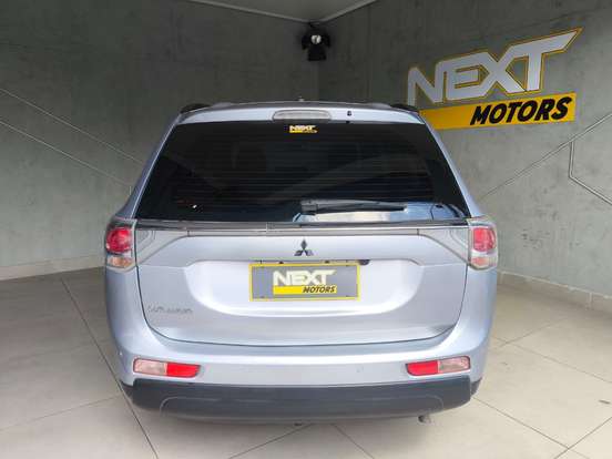 MITSUBISHI-OUTLANDER-2014