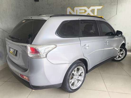 MITSUBISHI-OUTLANDER-2.0 16V GASOLINA 4P AUTOMÁTICO MITSUBISHI-OUTLANDER-2014