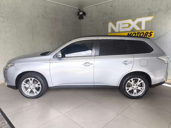 MITSUBISHI-OUTLANDER-2.0 16V GASOLINA 4P AUTOMÁTICO MITSUBISHI-OUTLANDER-2014