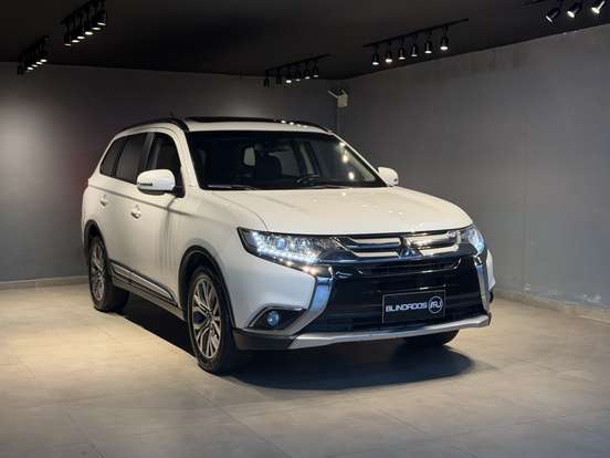 MITSUBISHI-OUTLANDER-2015