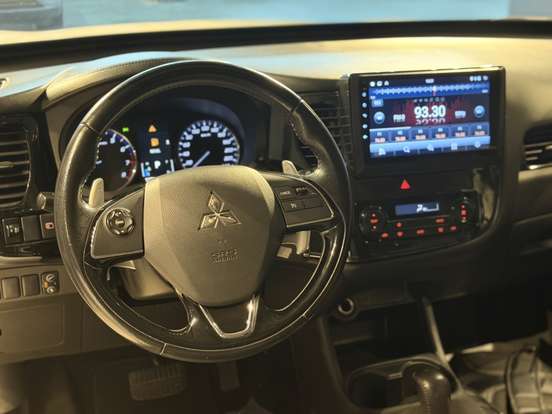 MITSUBISHI-OUTLANDER-2015