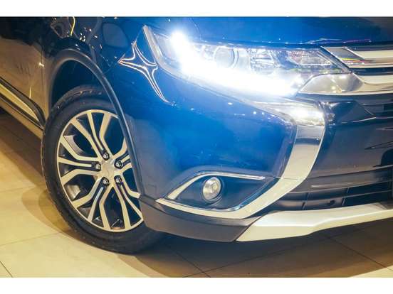 MITSUBISHI-OUTLANDER-2017