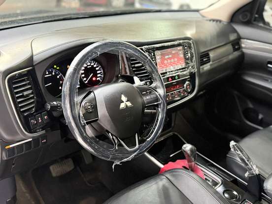 MITSUBISHI-OUTLANDER-2.0 MIVEC GASOLINA HPE AUTOMÁTICO MITSUBISHI-OUTLANDER-2019