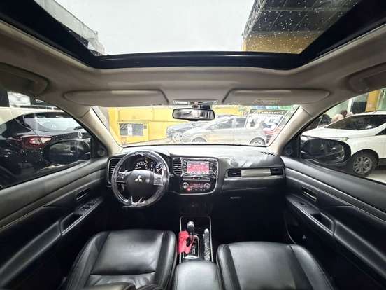 MITSUBISHI-OUTLANDER-2019