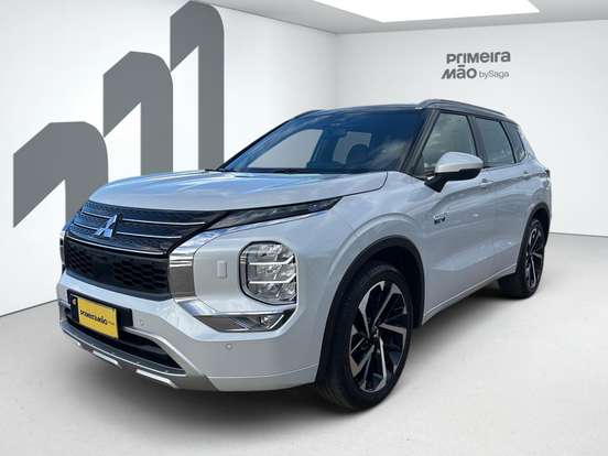 MITSUBISHI-OUTLANDER-2025