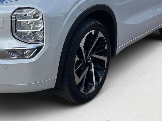 MITSUBISHI-OUTLANDER-2.4 PHEV SIGNATURE S-AWC DHT MITSUBISHI-OUTLANDER-2025