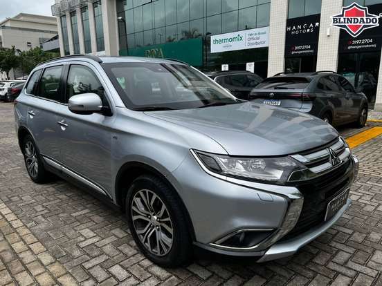 MITSUBISHI-OUTLANDER-2016