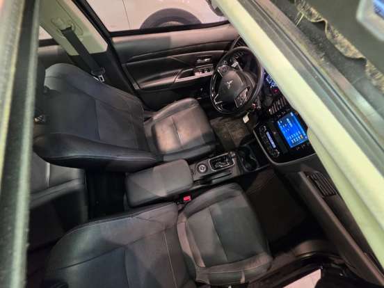 MITSUBISHI-OUTLANDER-3.0 GT 4X4 V6 24V GASOLINA 4P AUTOMÁTICO MITSUBISHI-OUTLANDER-2015