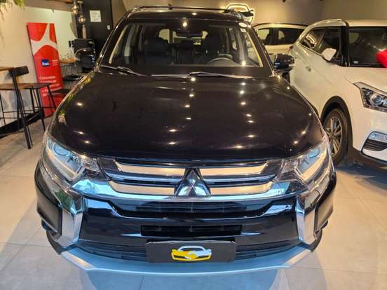 MITSUBISHI-OUTLANDER-3.0 GT 4X4 V6 24V GASOLINA 4P AUTOMÁTICO MITSUBISHI-OUTLANDER-2015