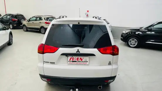 MITSUBISHI-PAJERO DAKAR-2013