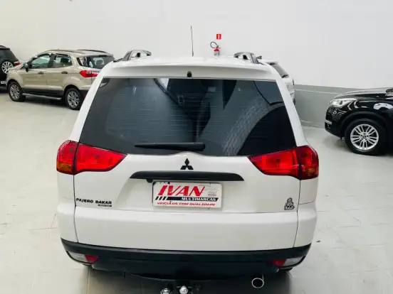 MITSUBISHI-PAJERO DAKAR-3.2 HPE 4X4 7 LUGARES 16V TURBO INTERCOOLER DIESEL 4P AUTOMÁTICO MITSUBISHI-PAJERO DAKAR-2013