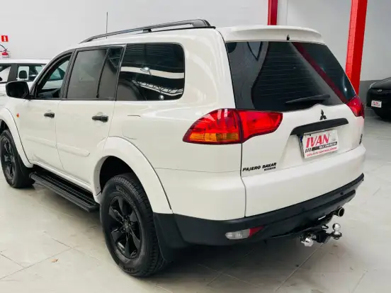 MITSUBISHI-PAJERO DAKAR-3.2 HPE 4X4 7 LUGARES 16V TURBO INTERCOOLER DIESEL 4P AUTOMÁTICO MITSUBISHI-PAJERO DAKAR-2013